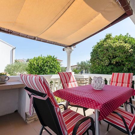 Apartment Robyn On The Beach Srima Exterior foto